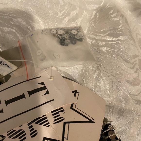 Vintage Butterfly Sequin Detailed top - Picture 7 of 9